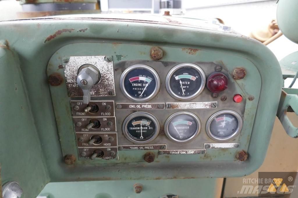 CAT D7F Ex-army Pásové dozery