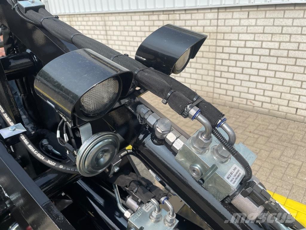 GiANT G 2200 E Kolové nakladače