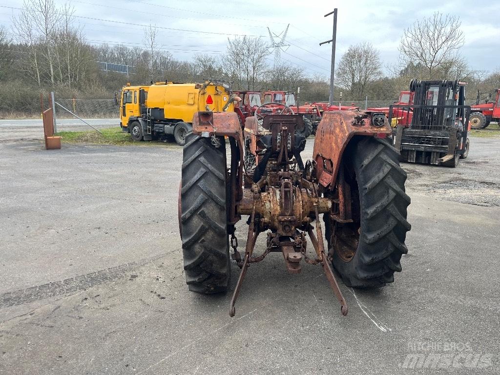 Massey Ferguson 178 Traktory