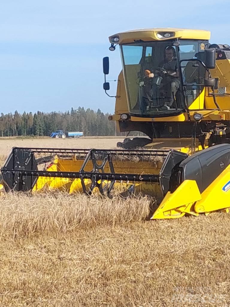 New Holland TC 5050 Sklízecí mlátičky