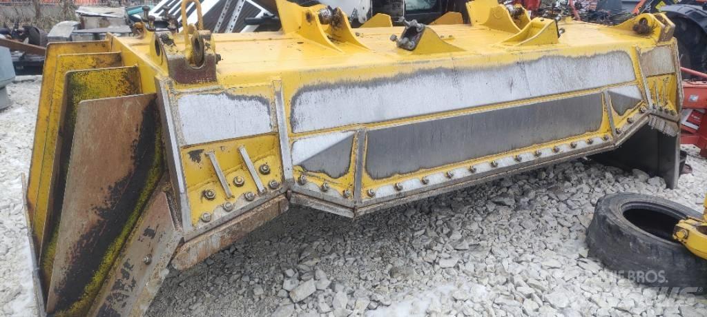 Komatsu D 65 EX-18 Pásové dozery