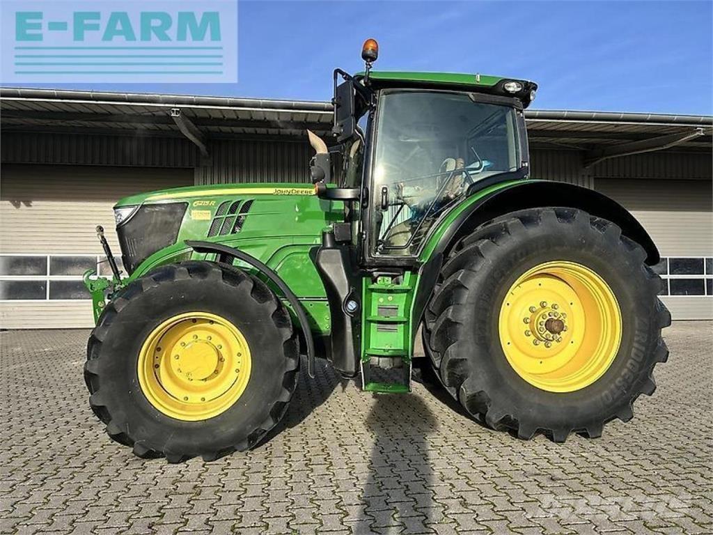 John Deere 6215r Traktory