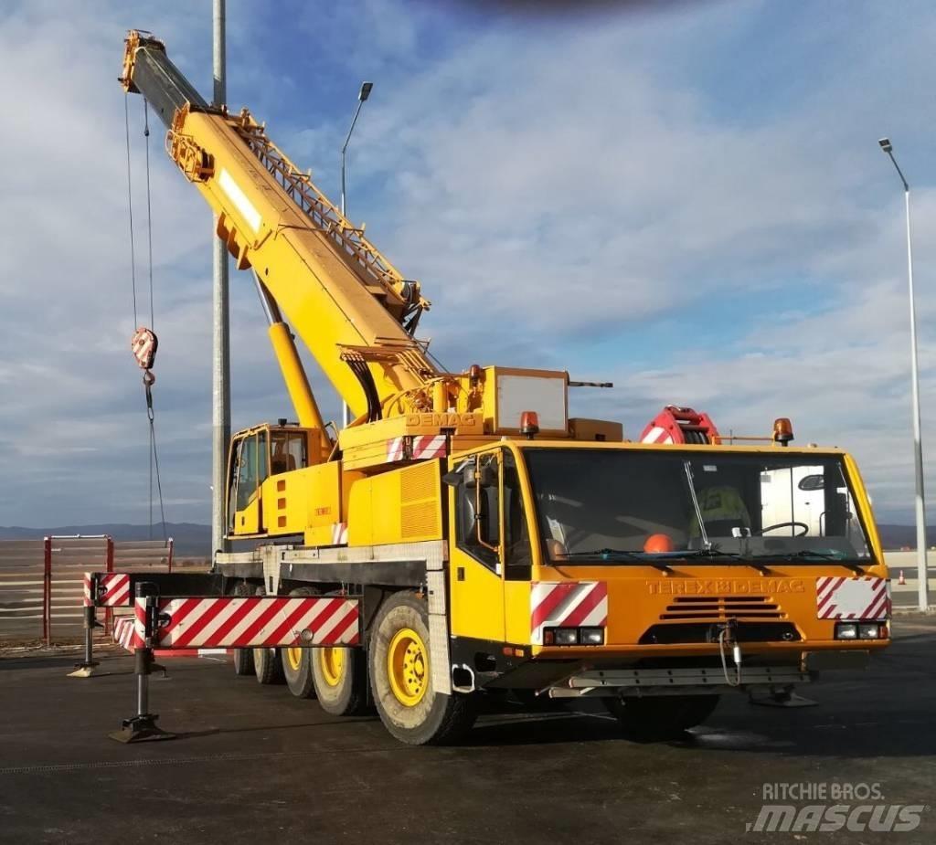 Demag AC 120 Univerzální terénní jeřáby