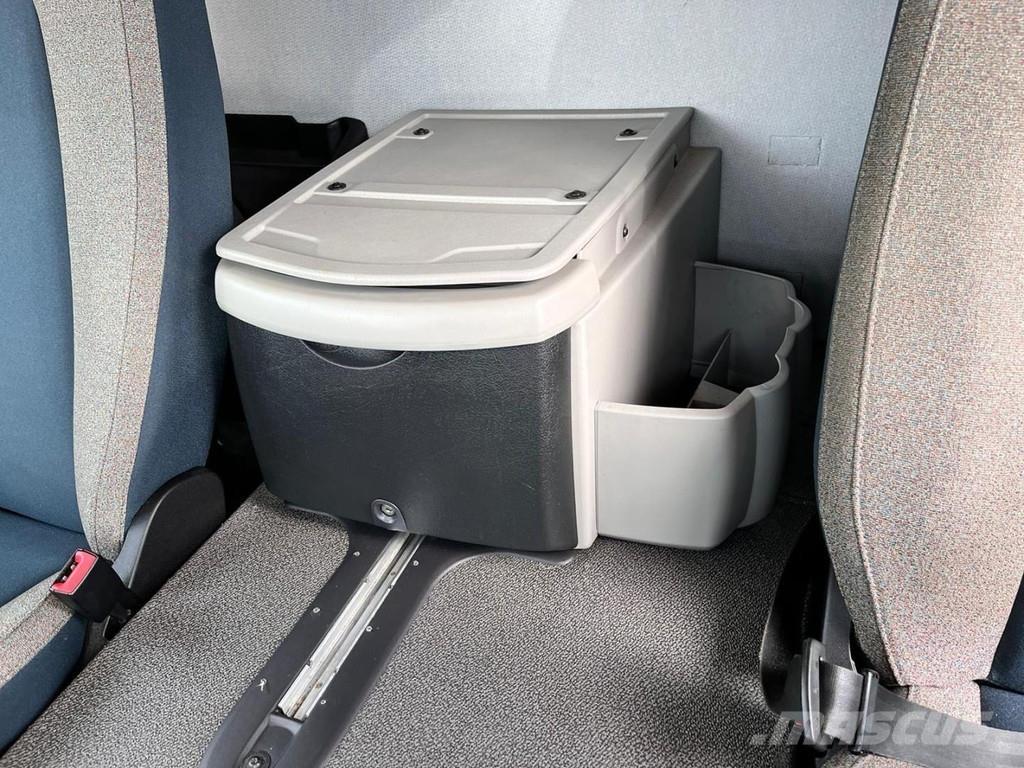 Volvo FL210 Skříňová nástavba