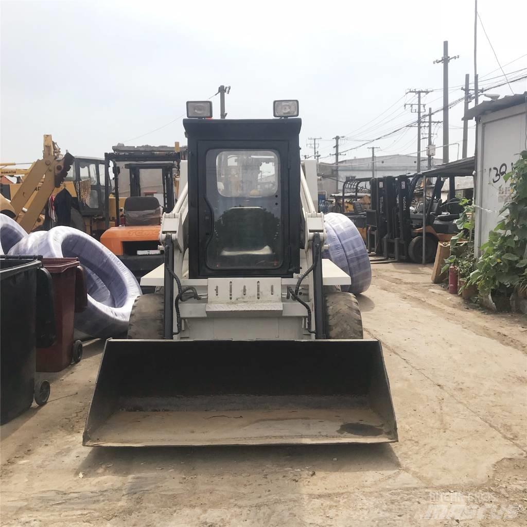 Bobcat S 130 Smykem řízené nakladače