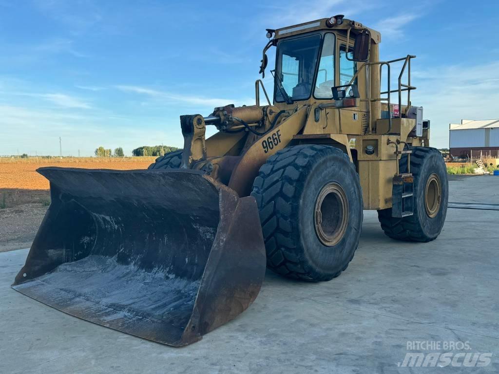 CAT 966 F Kolové nakladače