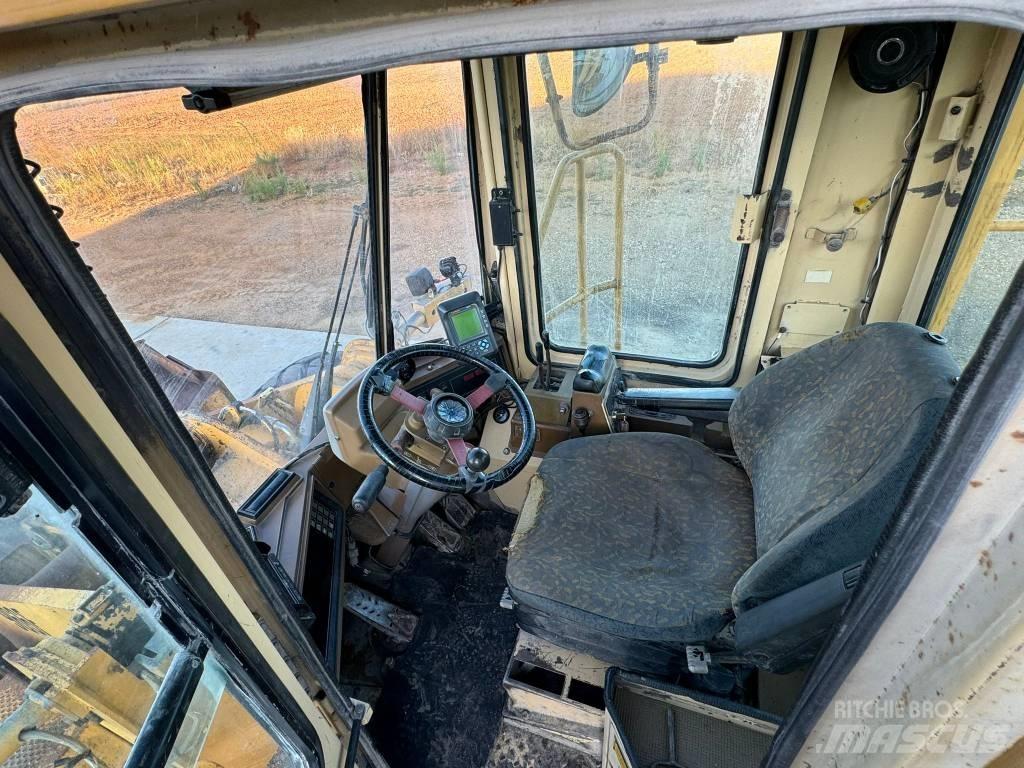 CAT 966 F Kolové nakladače