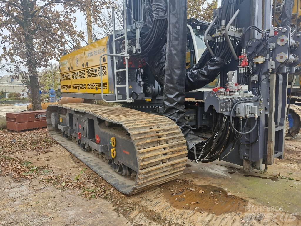 Bauer / RTG RG25-SC Pilířové jeřáby