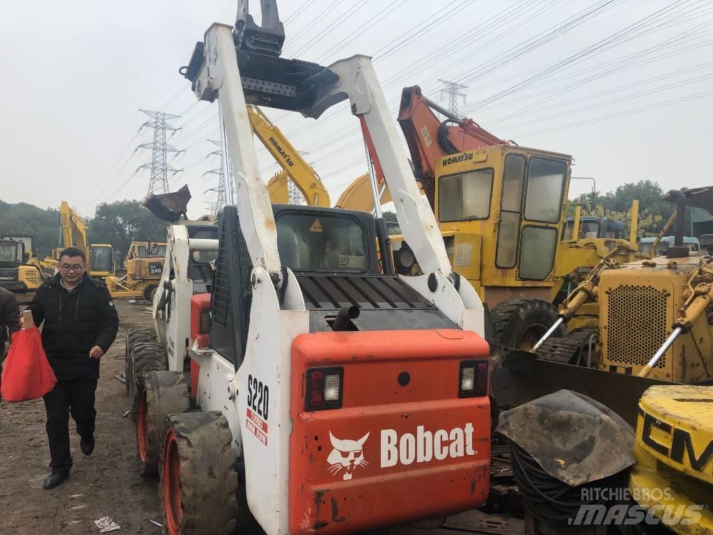 Bobcat S 220 Smykem řízené nakladače