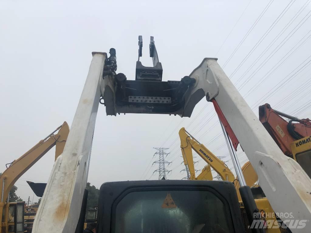 Bobcat S 220 Smykem řízené nakladače