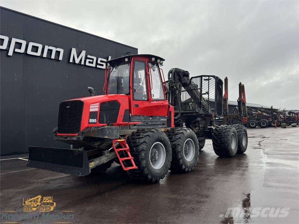 Komatsu 895 Vyvážecí traktory