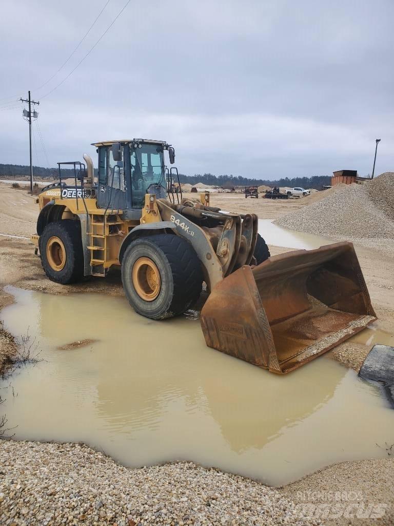John Deere 844 K Kolové nakladače