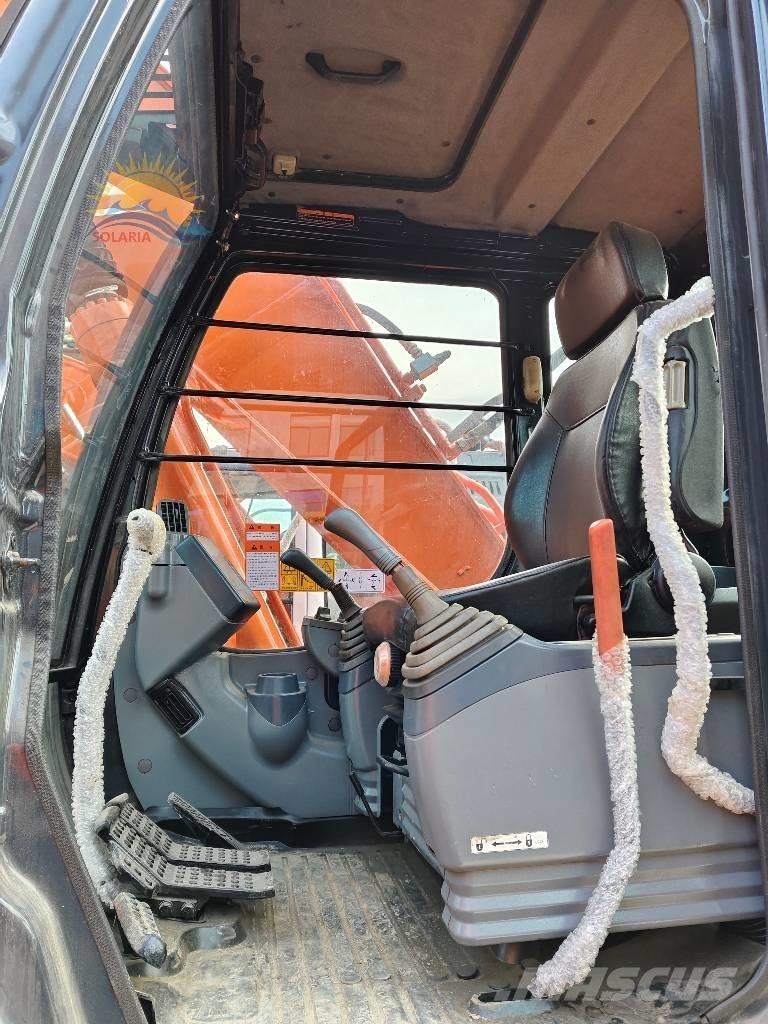 Hitachi ZX 200 Pásová rýpadla