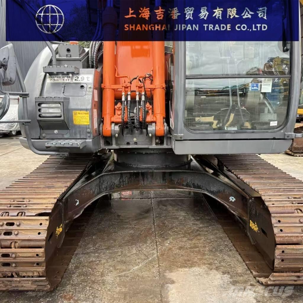 Hitachi ZX 135 Pásová rýpadla