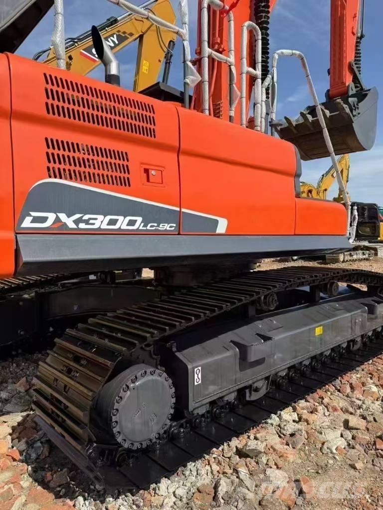 Doosan 300LC-9C Pásová rýpadla