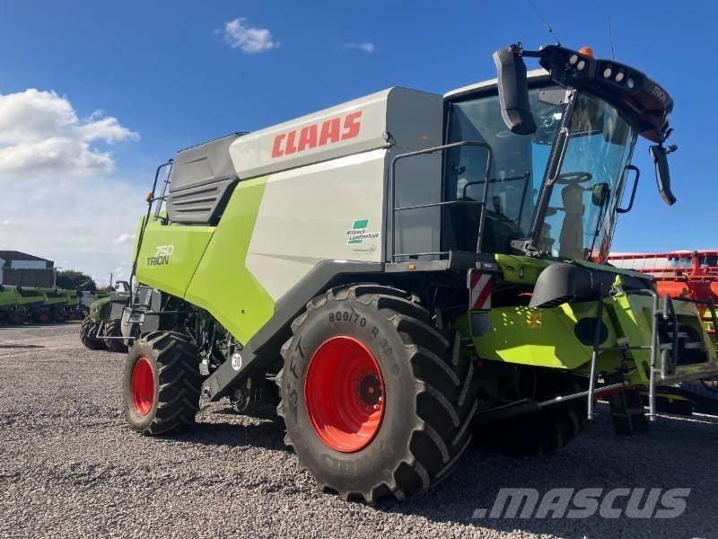 CLAAS TRION 750 Sklízecí mlátičky