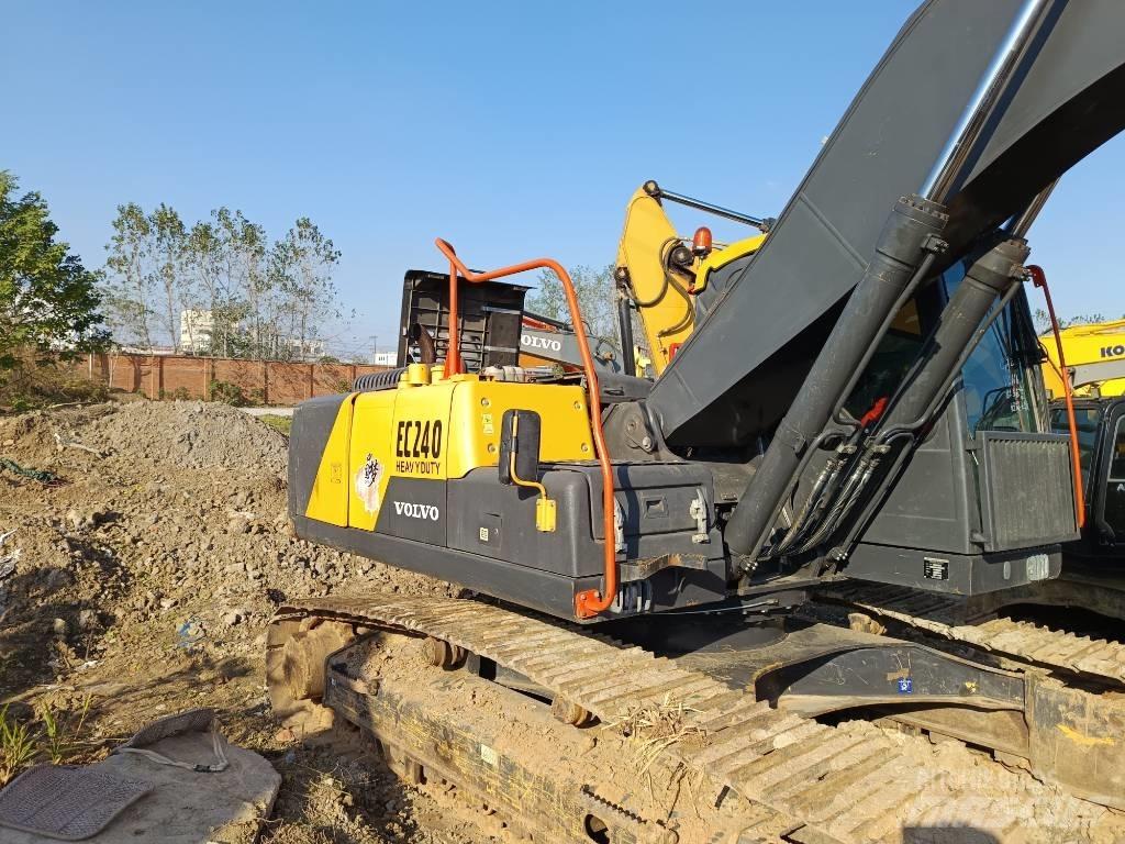Volvo EC 240 Pásová rýpadla