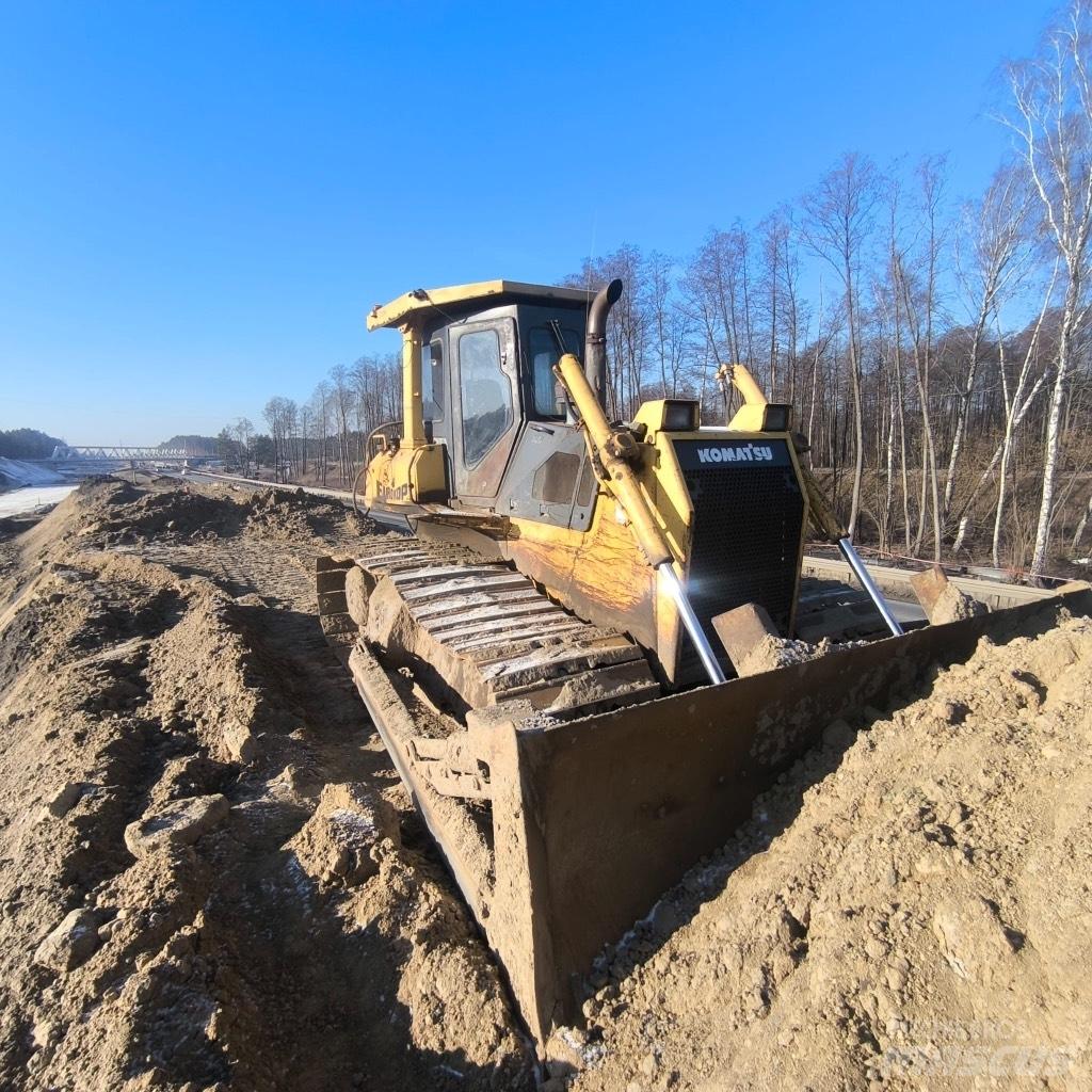 Komatsu D 65 PX-15 Pásové dozery