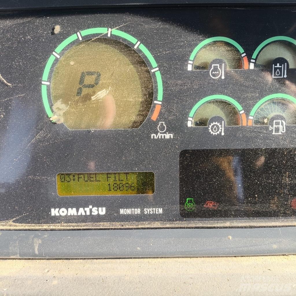 Komatsu D 65 PX-15 Pásové dozery