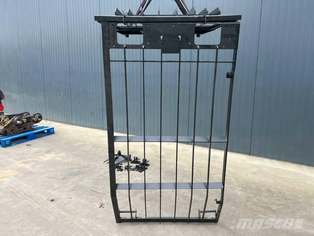 CAT 318C Guard Kabiny a interiér