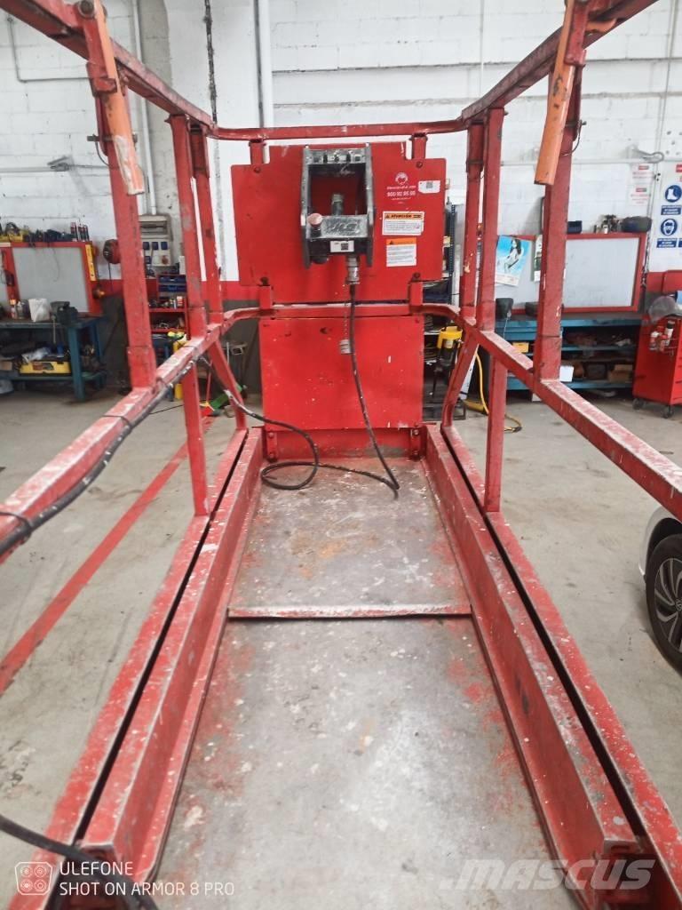 JLG 2030 ES Nůžková zvedací plošina