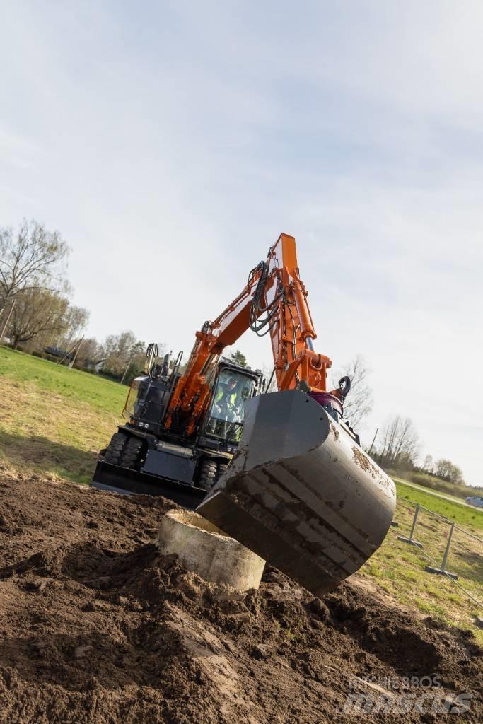 Hitachi ZX 150 W-7 Kolová rýpadla