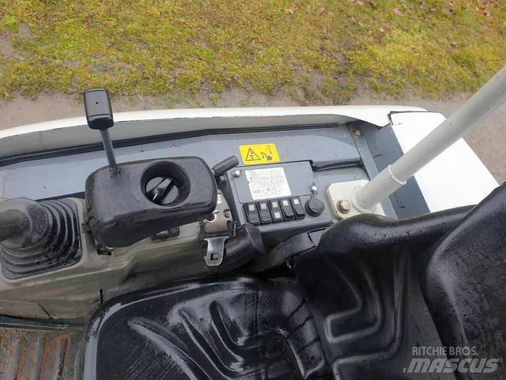 Takeuchi TB 225 Mini rýpadla < 7t