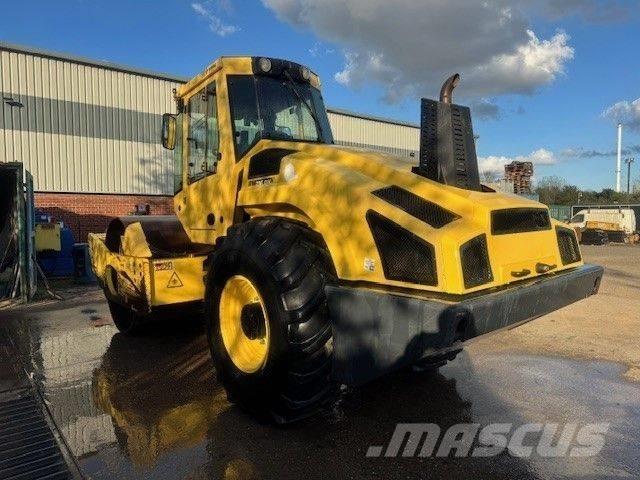 Bomag BW 216 DH-4i Tahačové válce