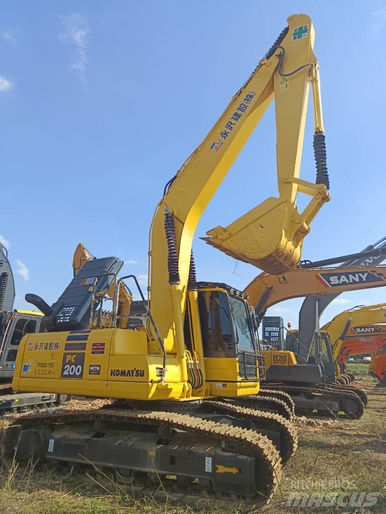 Komatsu PC 200 Pásová rýpadla