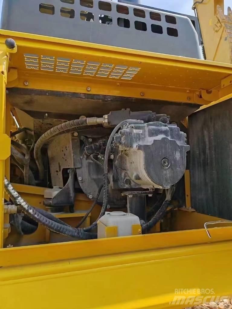 Komatsu 450LC-8 Pásová rýpadla