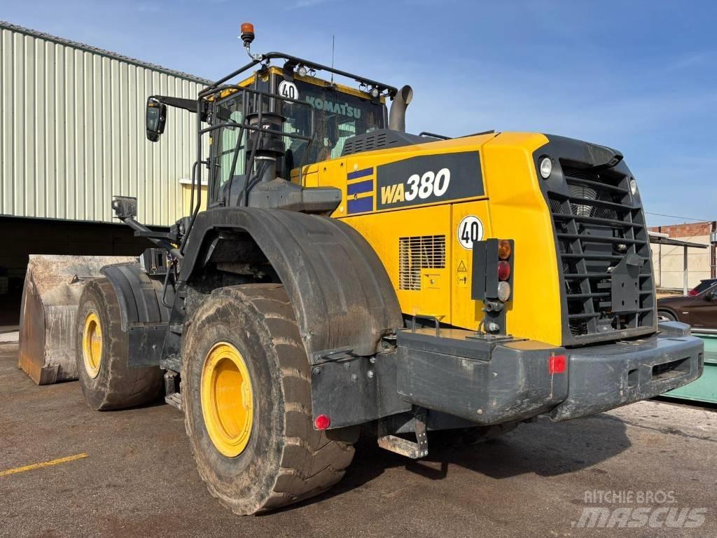Komatsu WA 380-8 Kolové nakladače