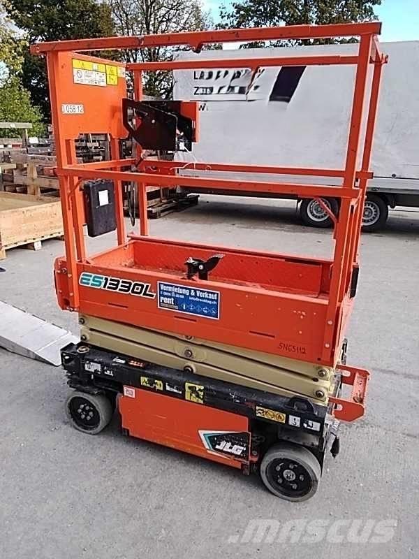 JLG ES 1330 L Nůžková zvedací plošina