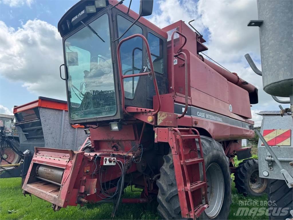 Case IH 1680 Axial Sklízecí mlátičky