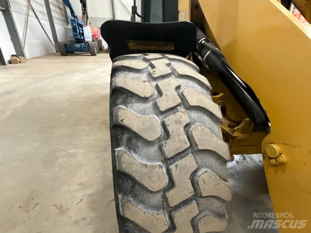 CAT 908 H Kolové nakladače