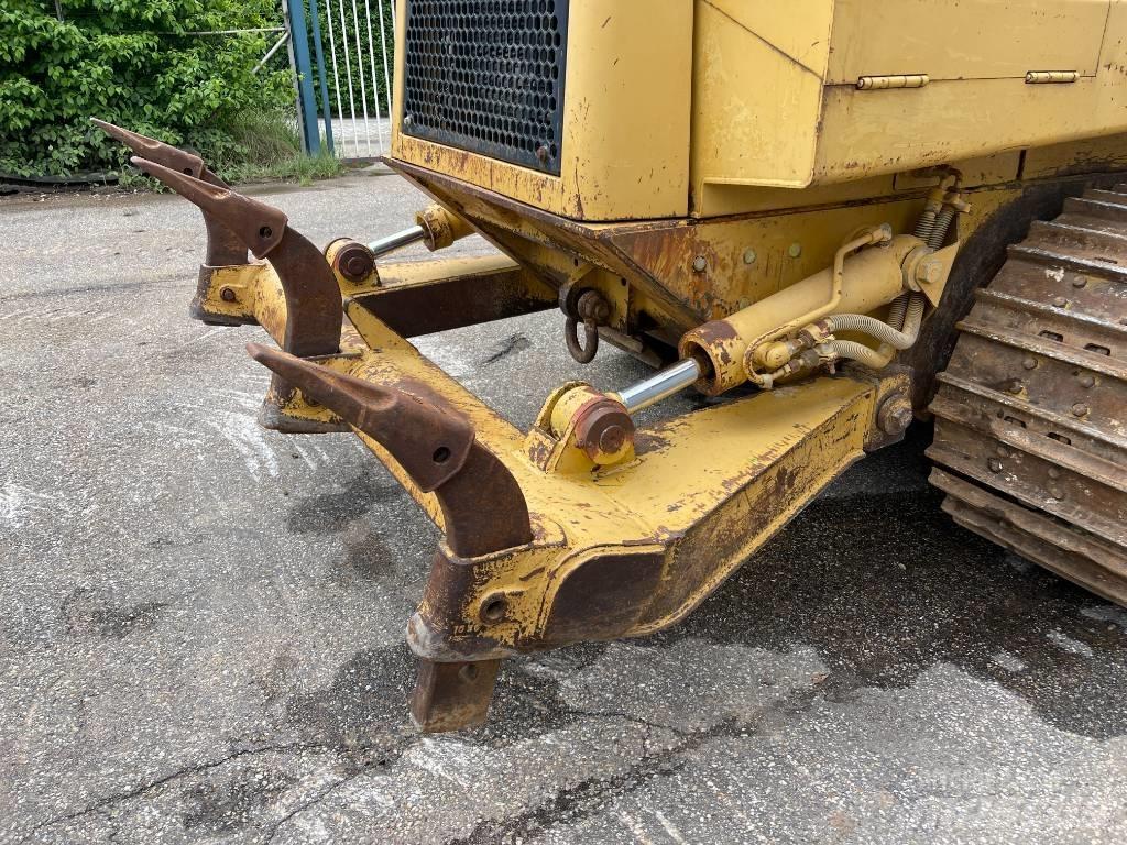 CAT 953 C Půdní rozrušovače