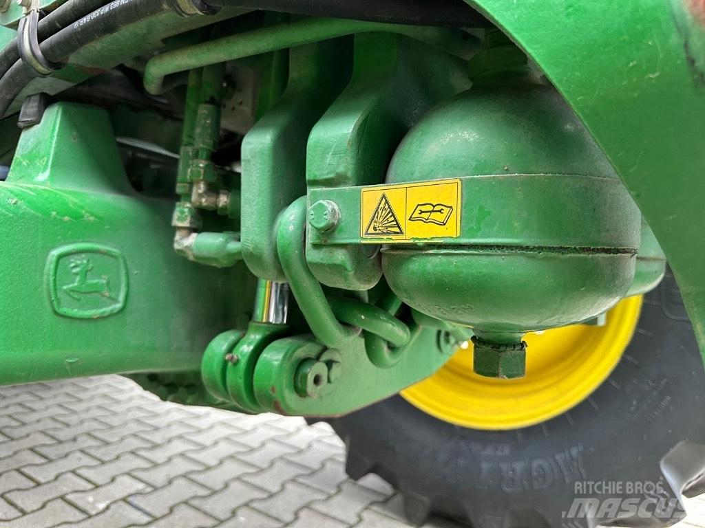 John Deere 6920 S Traktory