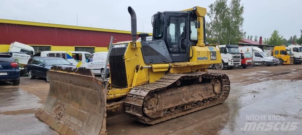 Komatsu D 61 EX-15 Pásové dozery