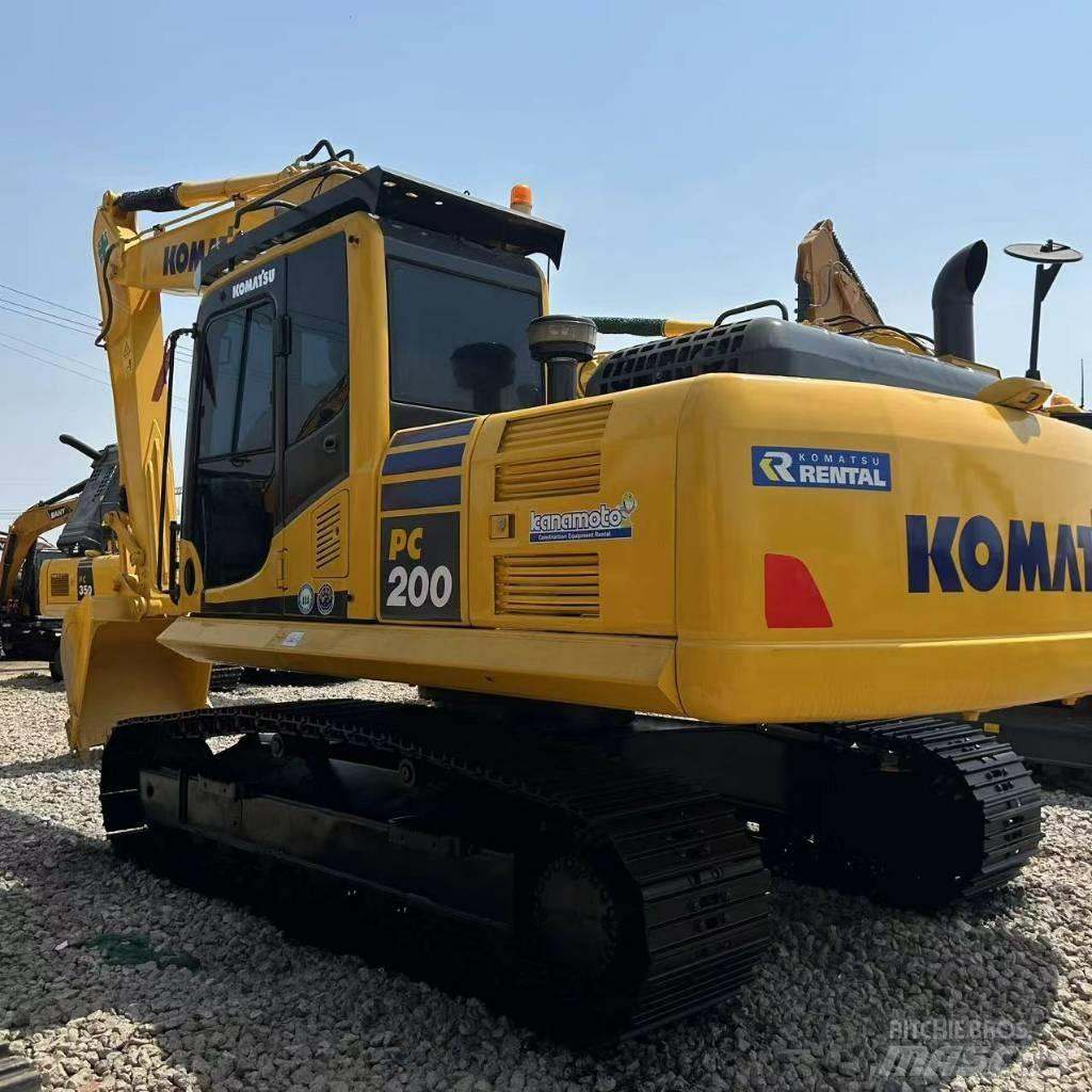 Komatsu PC 200-8 Pásová rýpadla