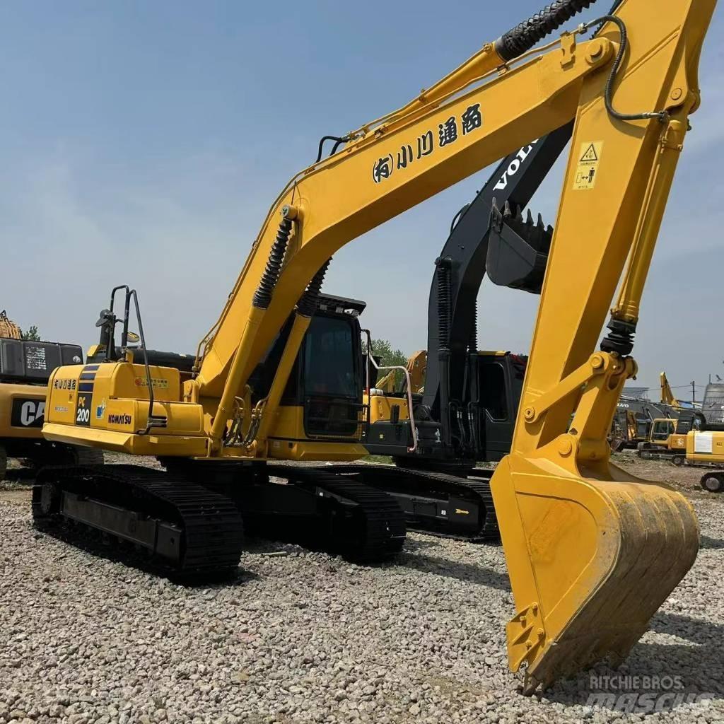 Komatsu PC 200-8 Pásová rýpadla