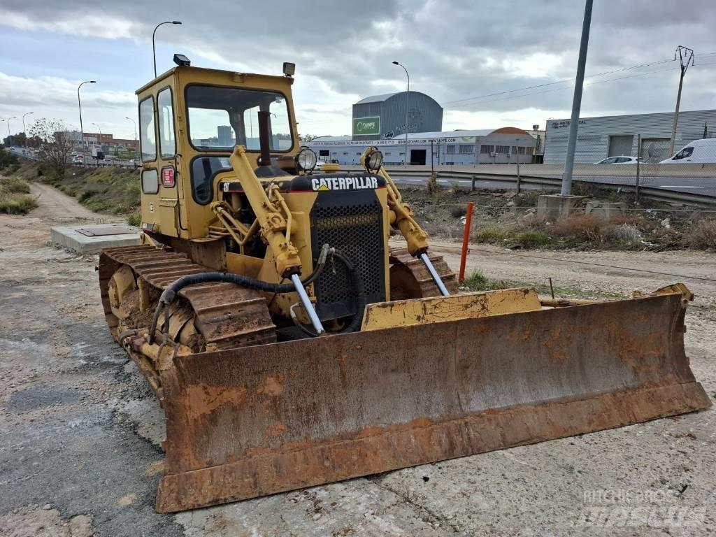 CAT D 4 D Pásové dozery