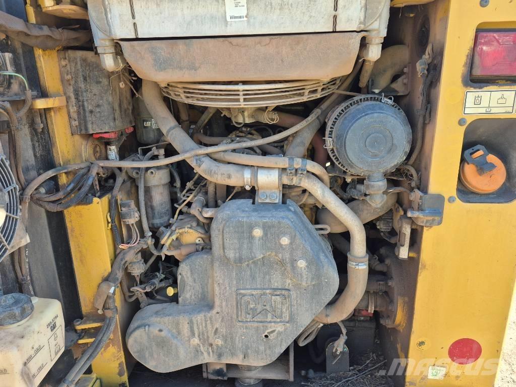 CAT 249 D Smykem řízené nakladače