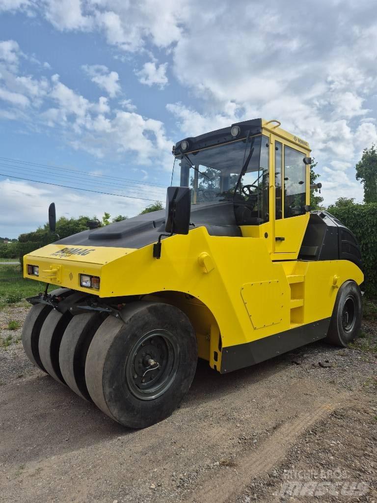 Bomag BW 24 R H Pneumatikové válce