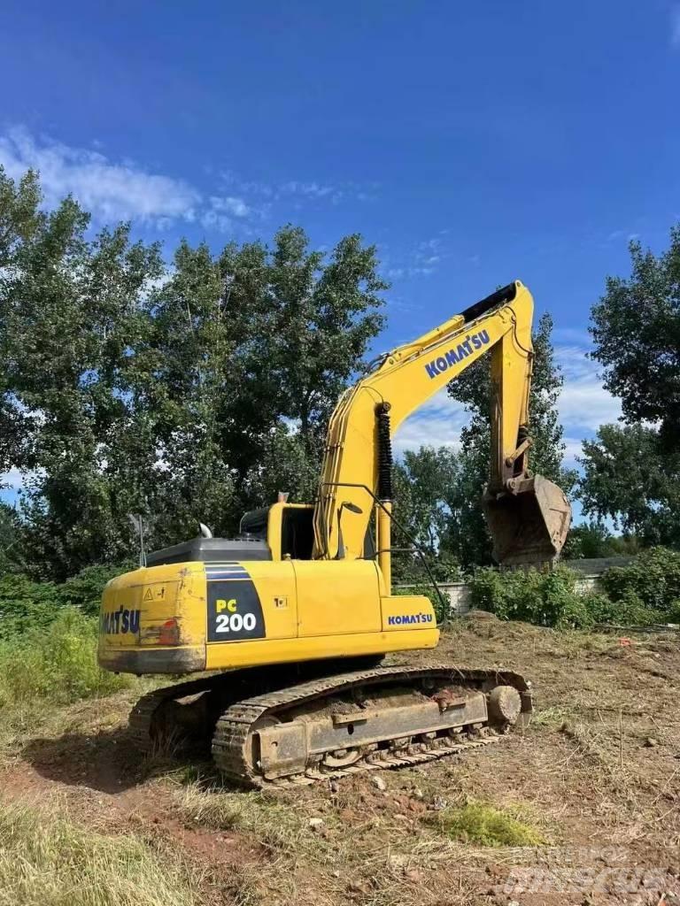 Komatsu PC 200 Pásová rýpadla