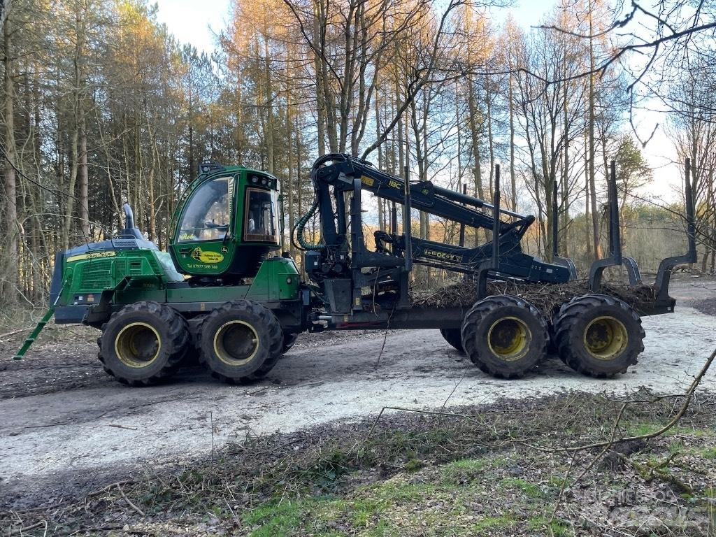 John Deere 1110G Vyvážecí traktory