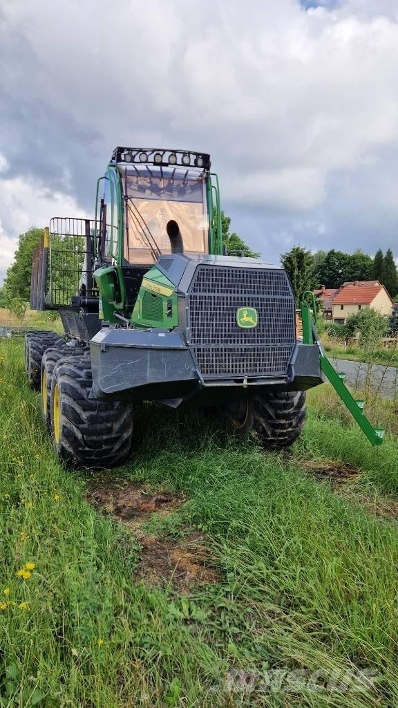 John Deere 1010G Vyvážecí traktory