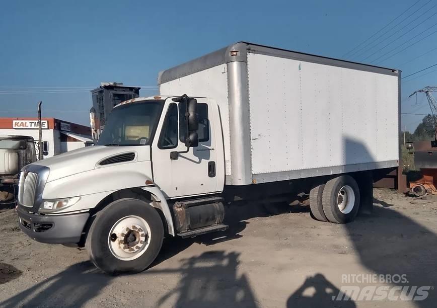 International 4300 Skříňová nástavba
