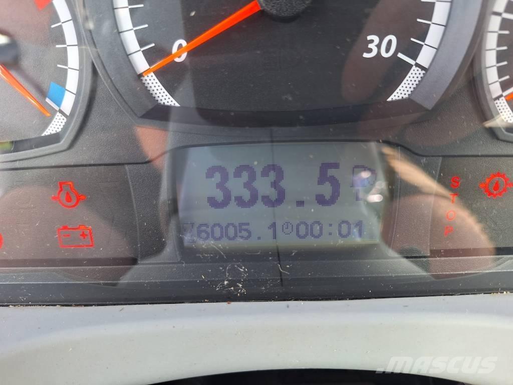 Valtra T194 Active Kombinované stroje