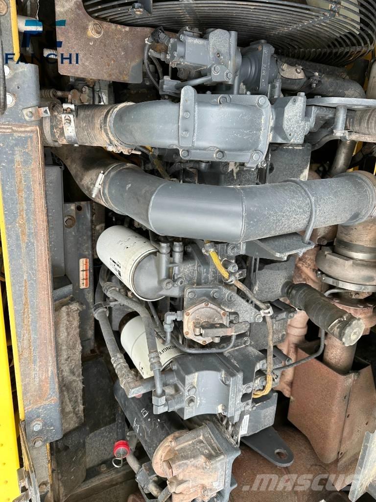 Komatsu PC 450-8 Pásová rýpadla