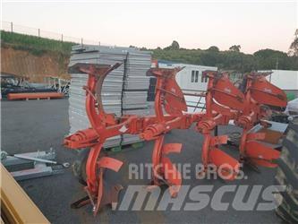 Kuhn 375E Konvenční pluh