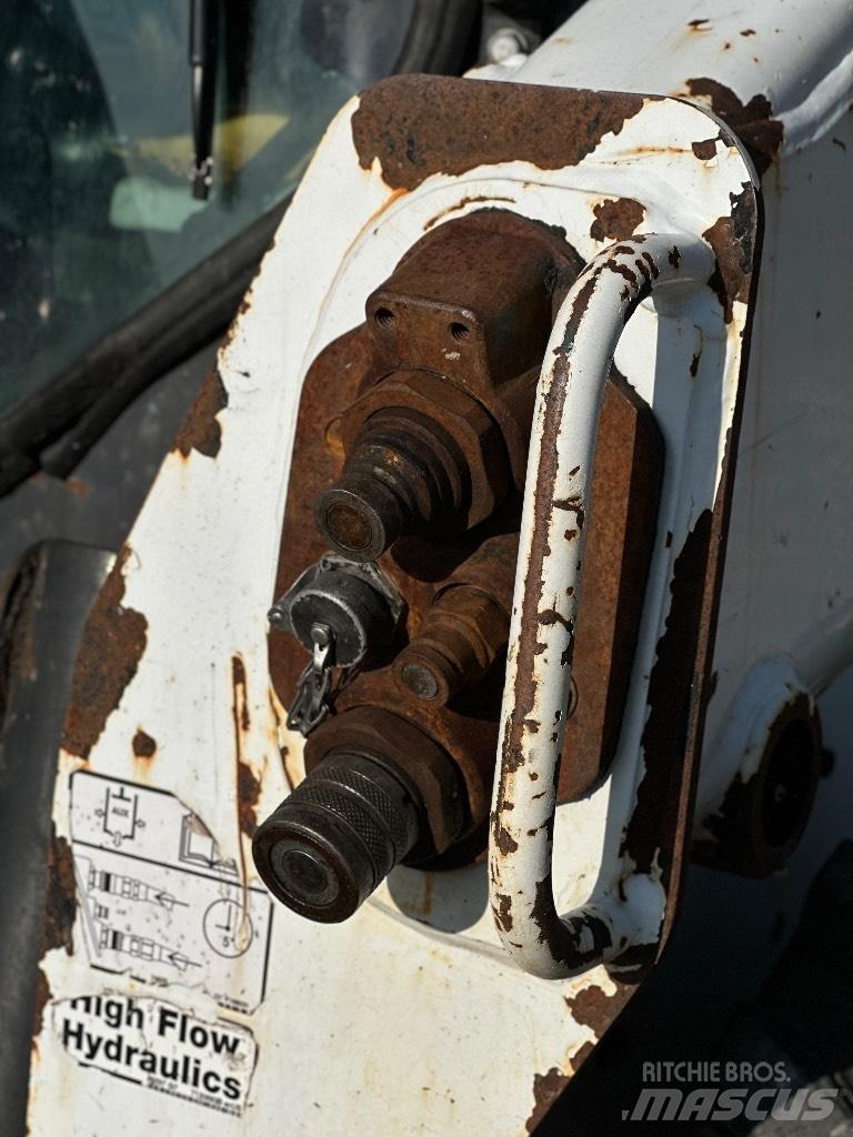 Bobcat S530 Smykem řízené nakladače